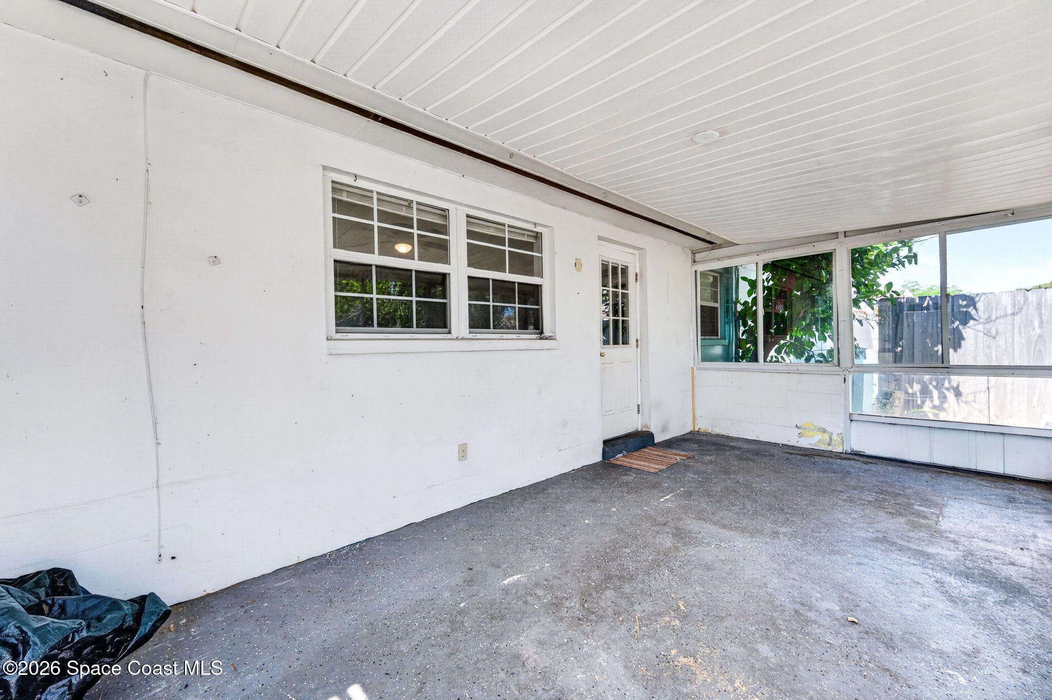 212 Emerald Drive W