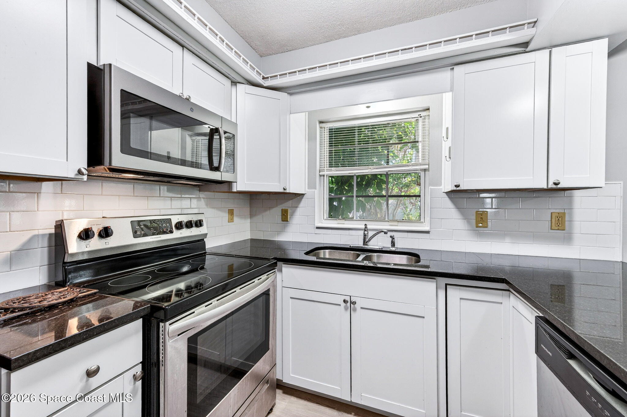 212 Emerald Drive W