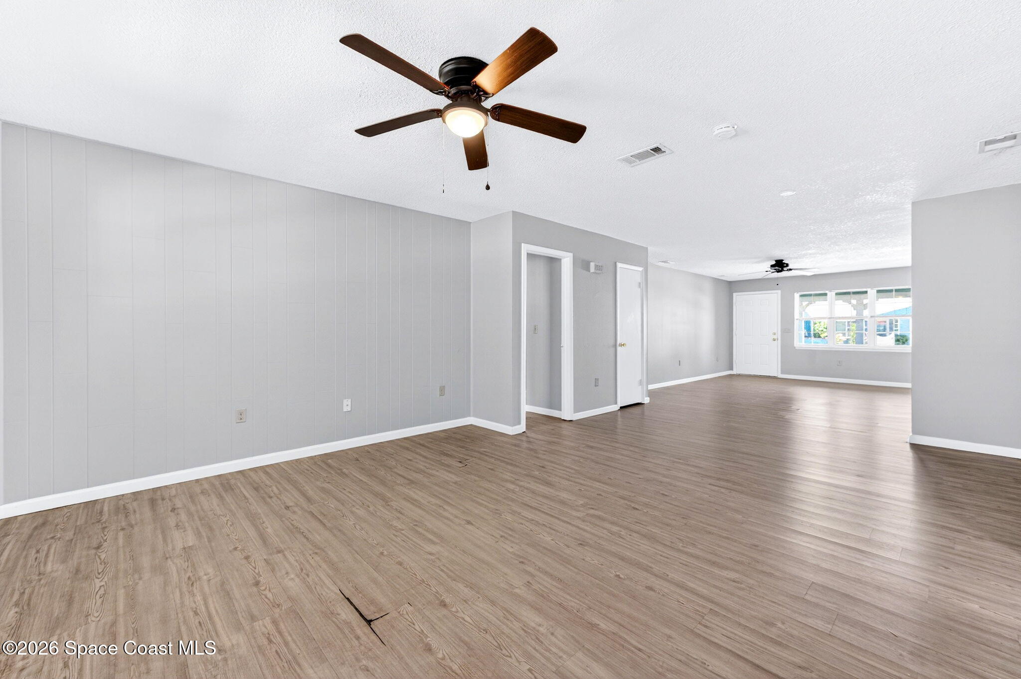 212 Emerald Drive W