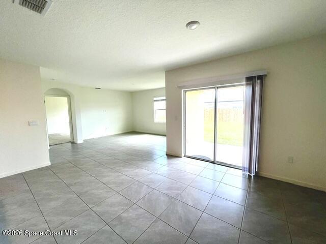 392 Ocarina Street SW