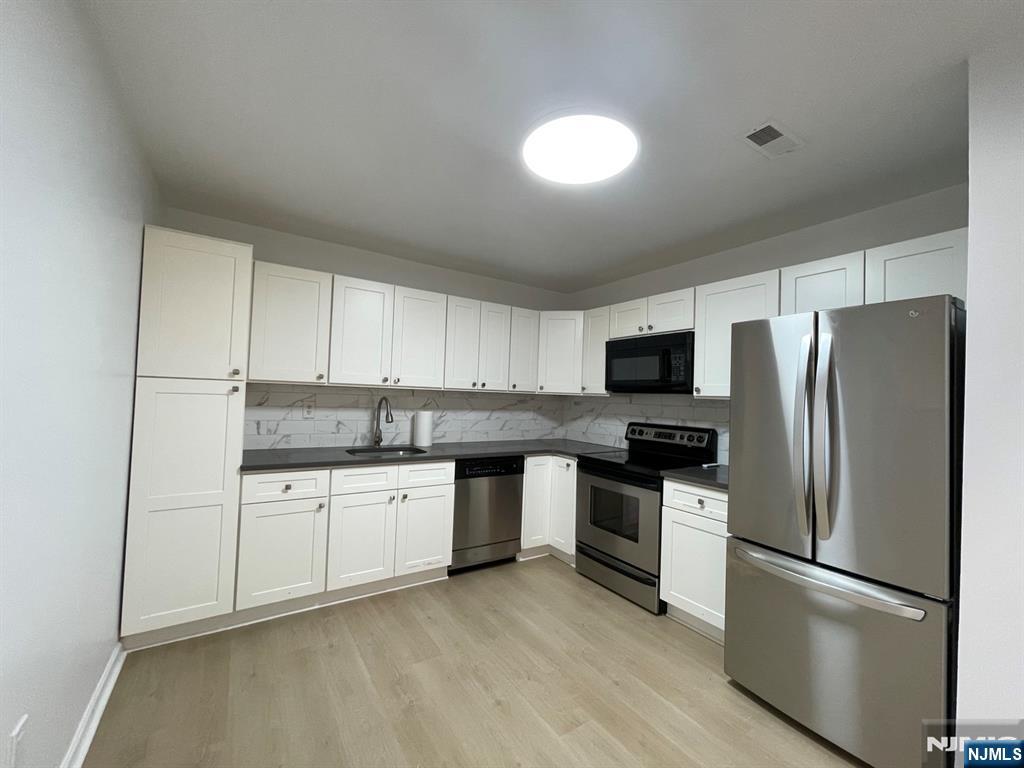 386 Village Court