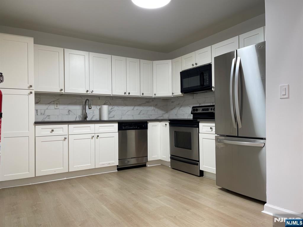 386 Village Court