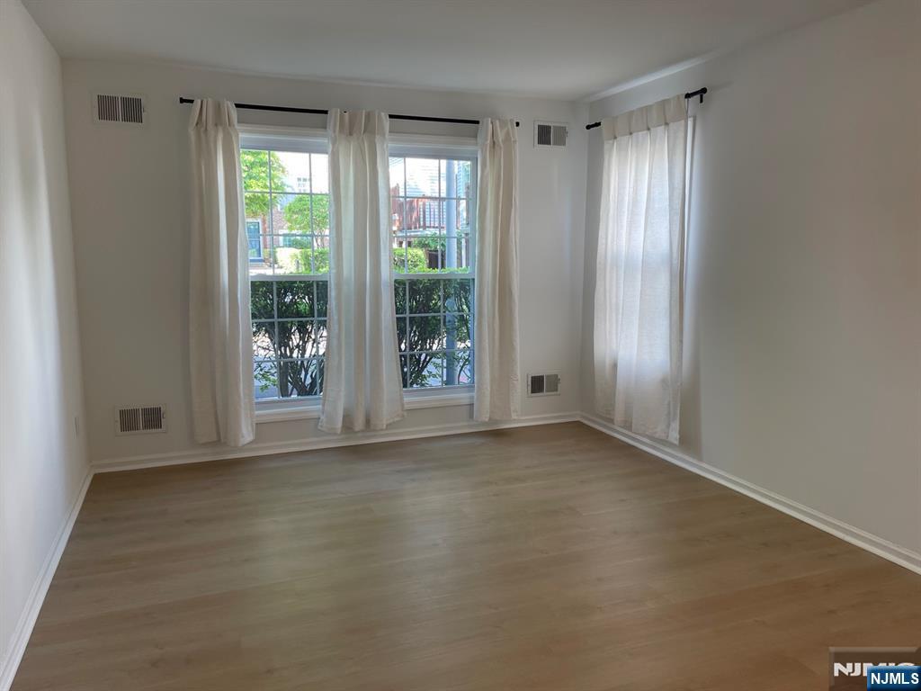 386 Village Court