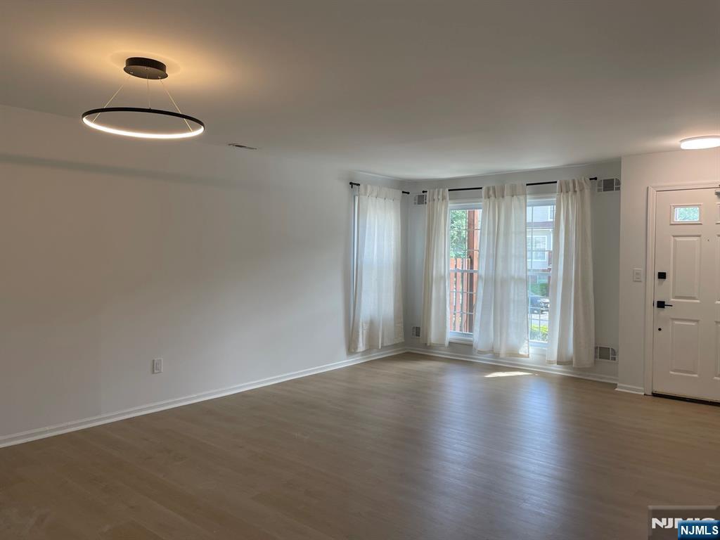 386 Village Court