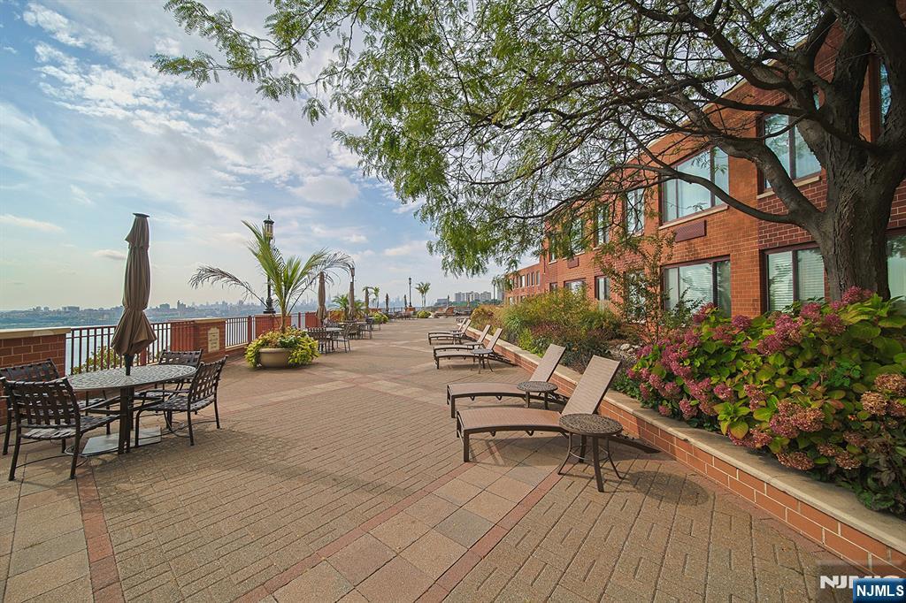 100 Old Palisade Road 3303