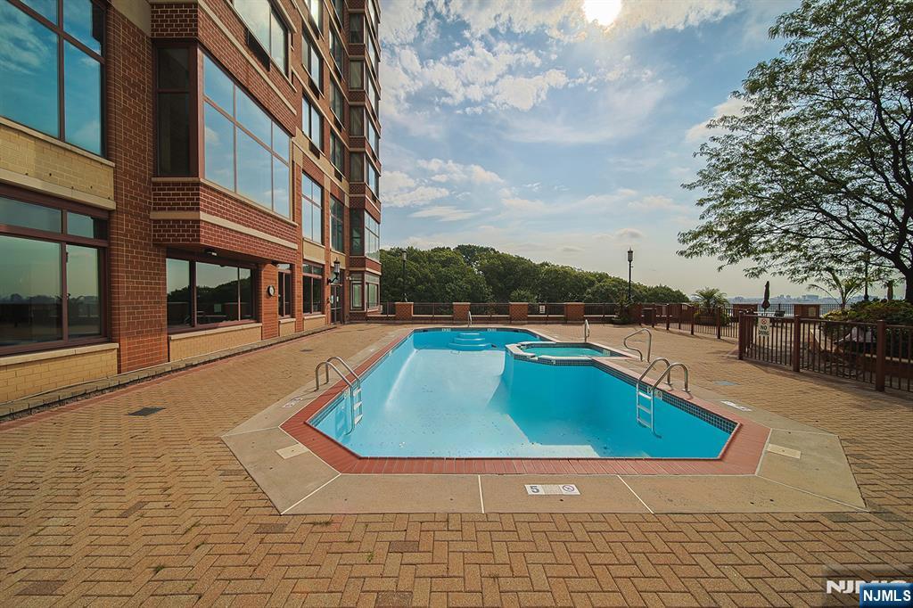 100 Old Palisade Road 3303