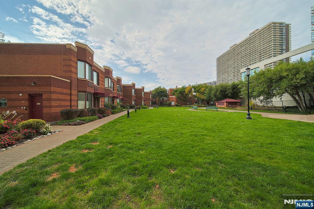 100 Old Palisade Road 3303