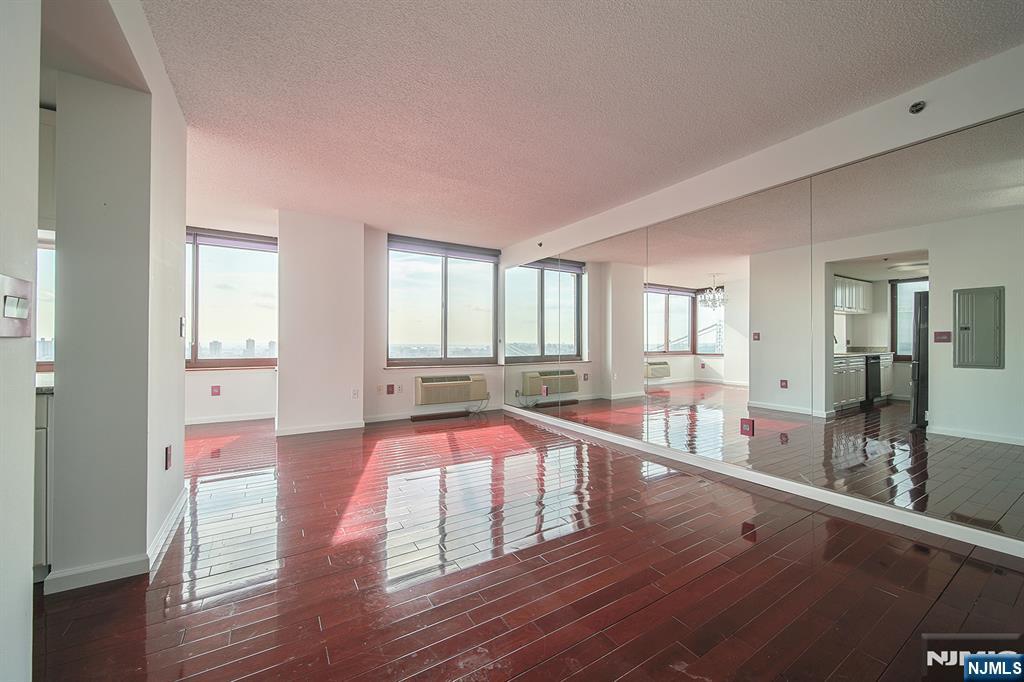 100 Old Palisade Road 3303