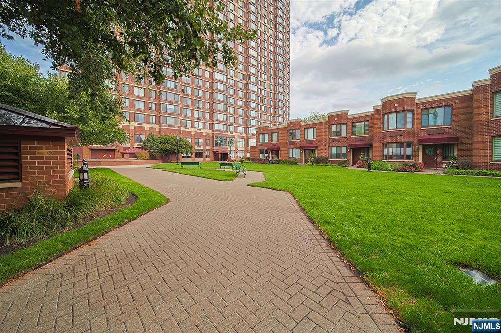 100 Old Palisade Road 3303