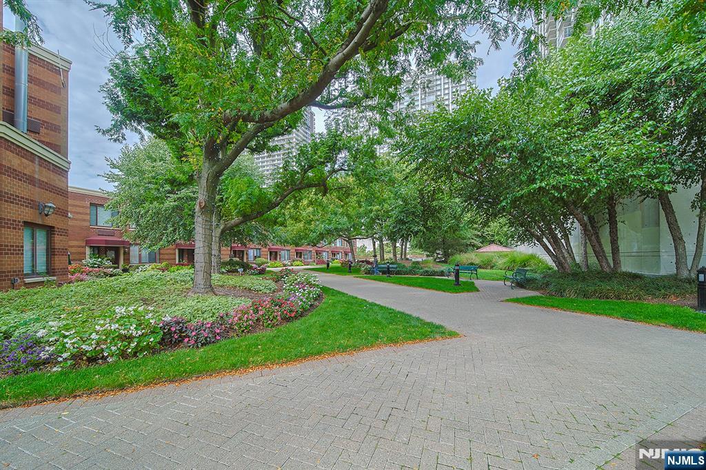 100 Old Palisade Road 3303