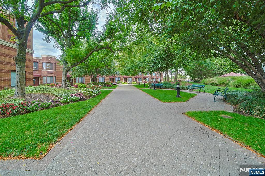 100 Old Palisade Road 3303