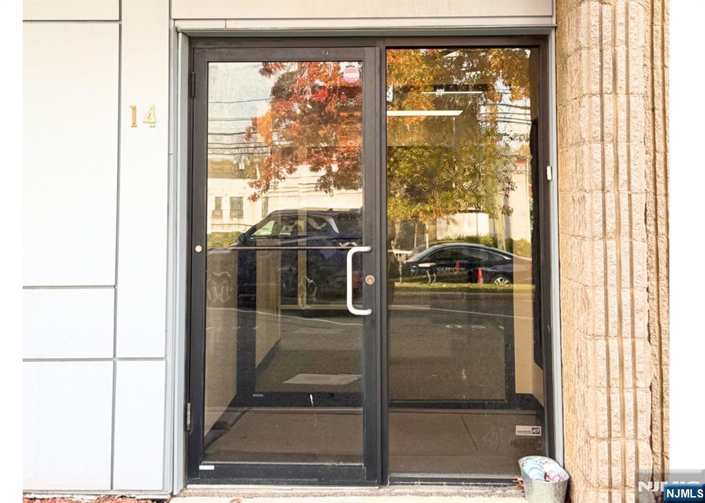 14 W Forest Avenue 14