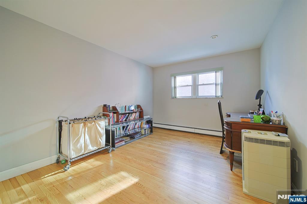 432 Oak Street