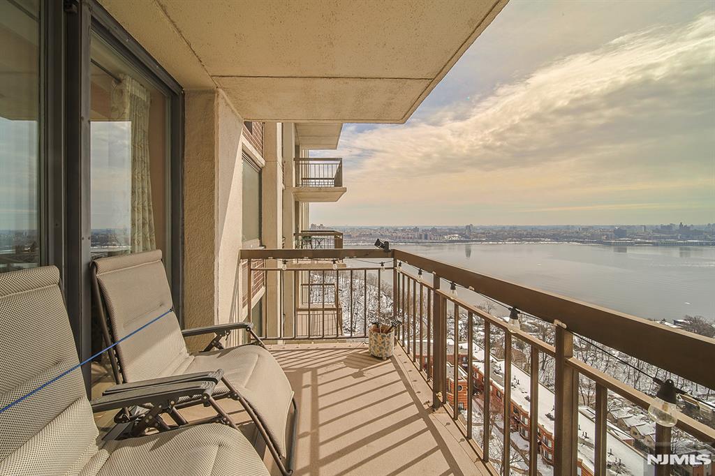 200 Old Palisade Road 16E