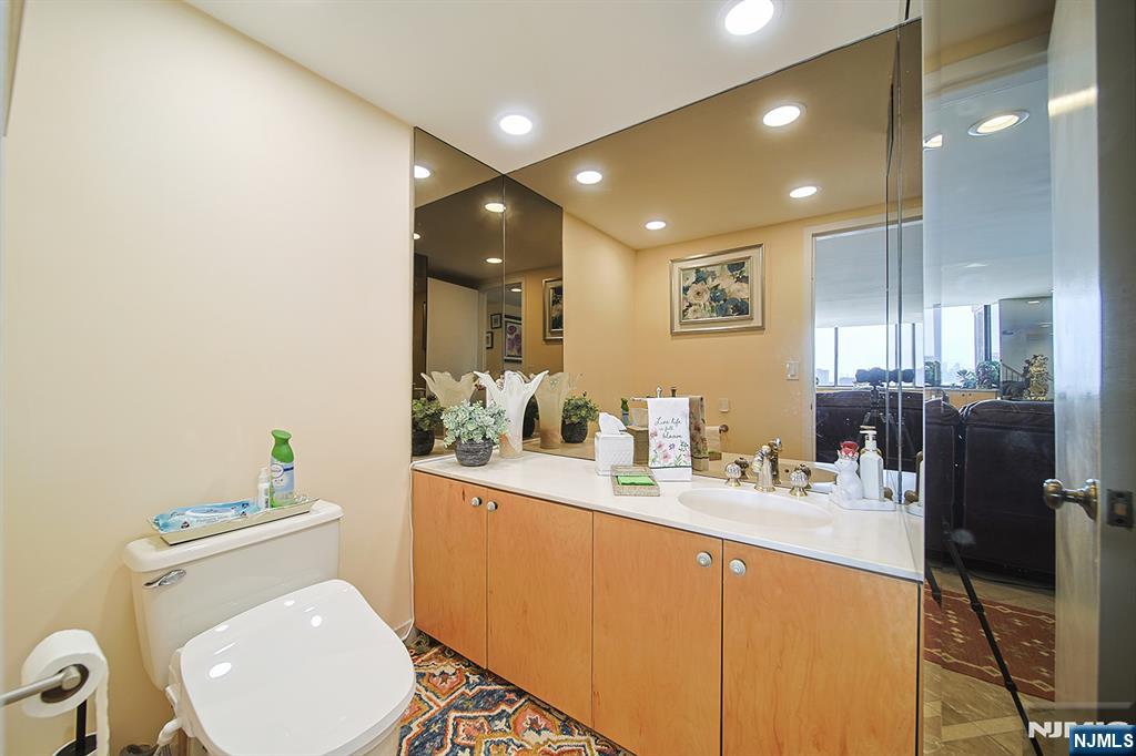 200 Old Palisade Road 16E