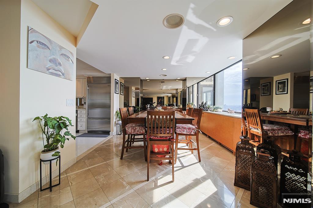 200 Old Palisade Road 16E