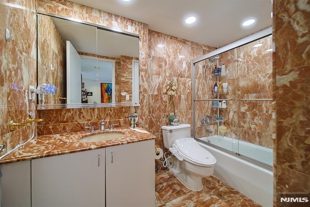 200 Old Palisade Road 16E