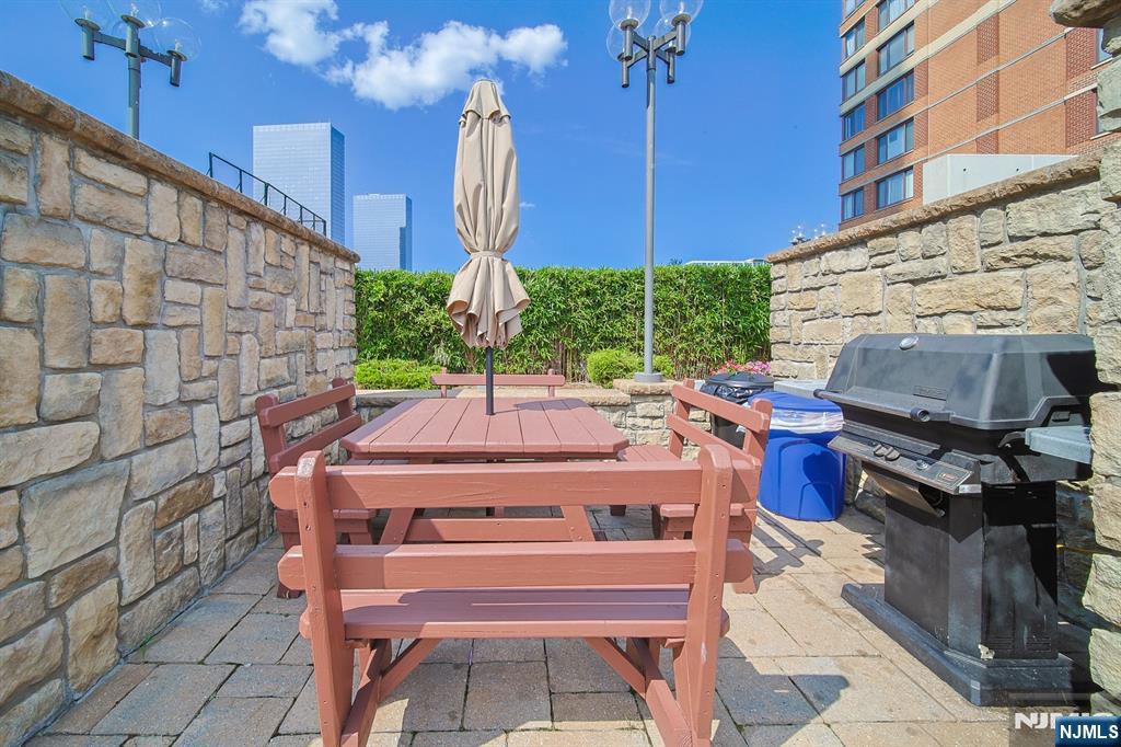 200 Old Palisade Road 16E