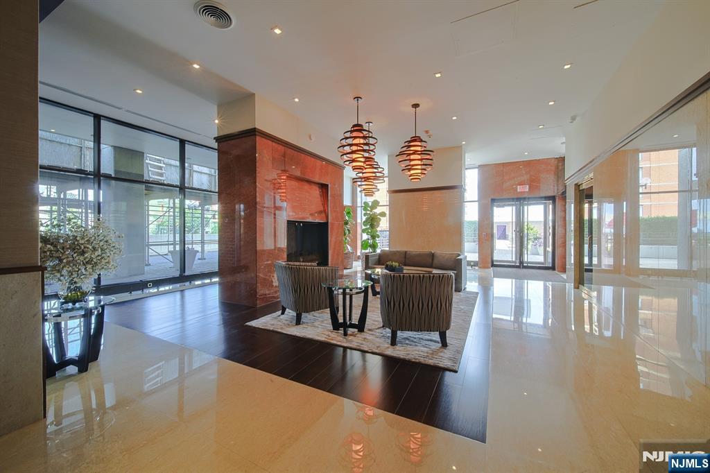 200 Old Palisade Road 16E