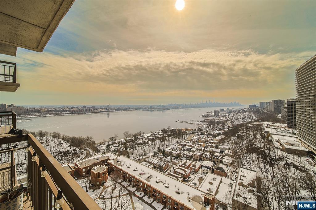 200 Old Palisade Road 16E