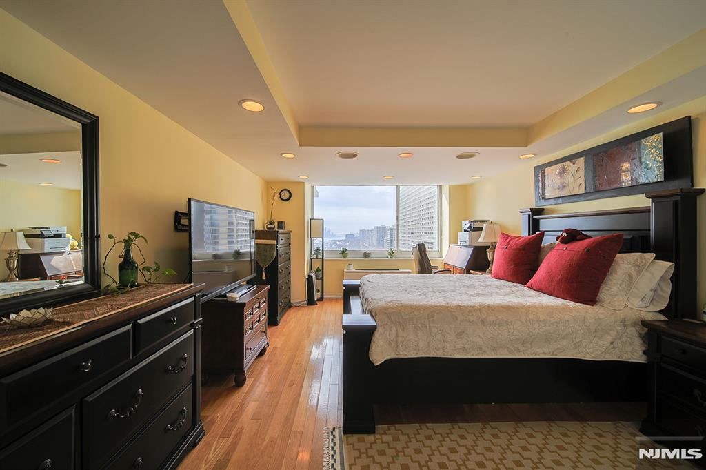 200 Old Palisade Road 16E