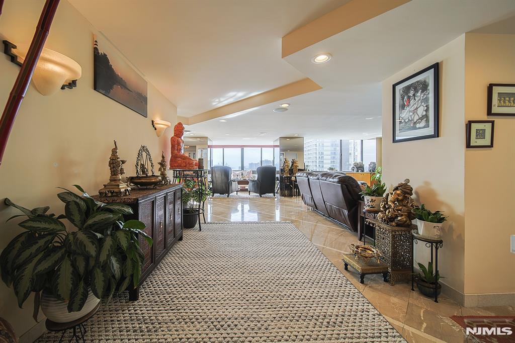 200 Old Palisade Road 16E