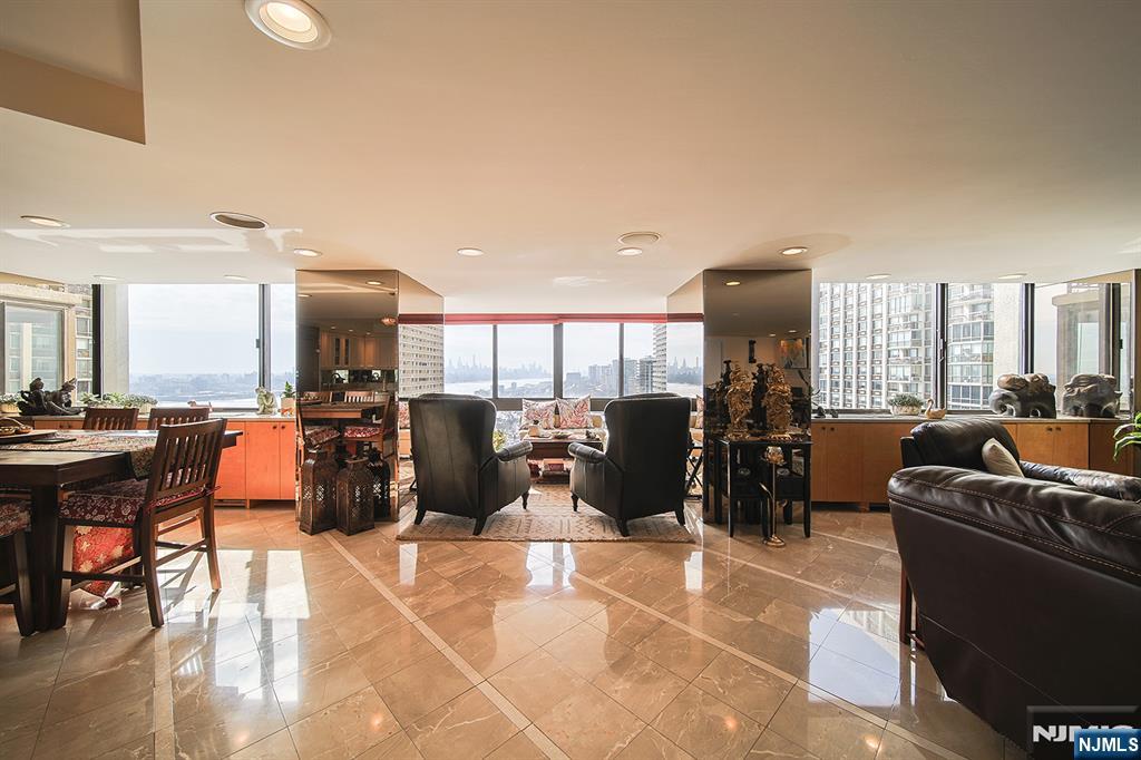 200 Old Palisade Road 16E