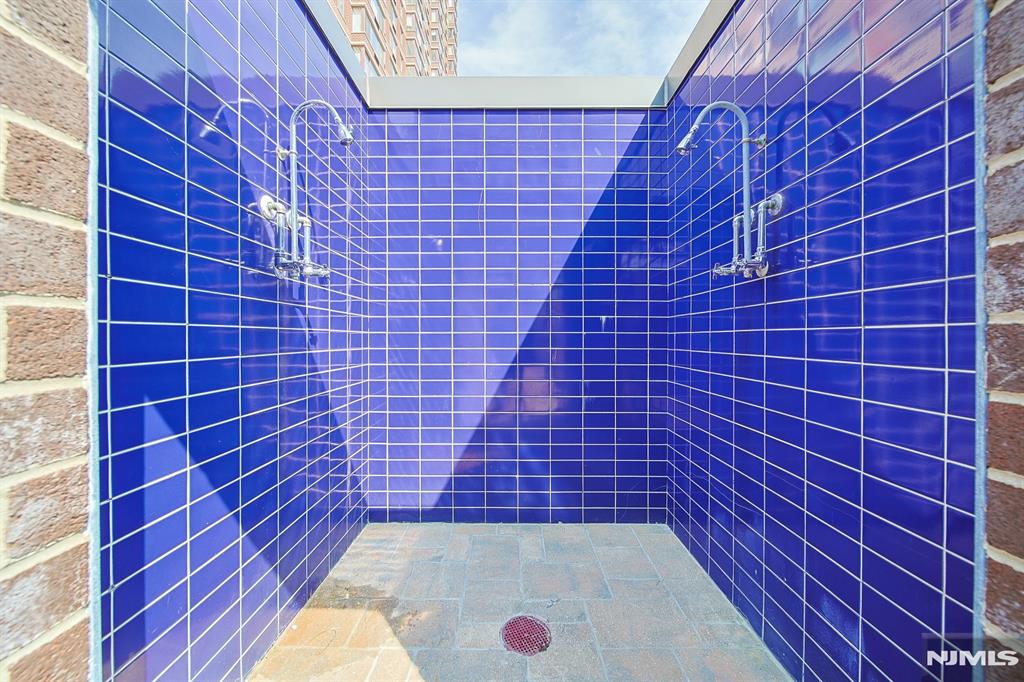 200 Old Palisade Road 16E