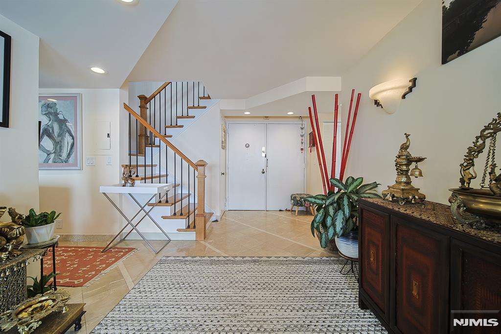 200 Old Palisade Road 16E