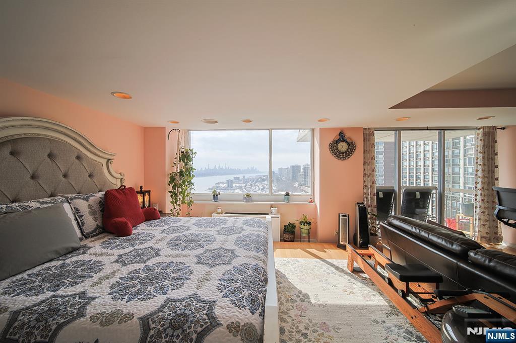 200 Old Palisade Road 16E