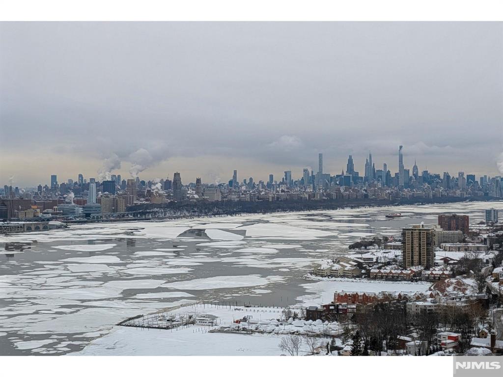 200 Old Palisade Road 16E