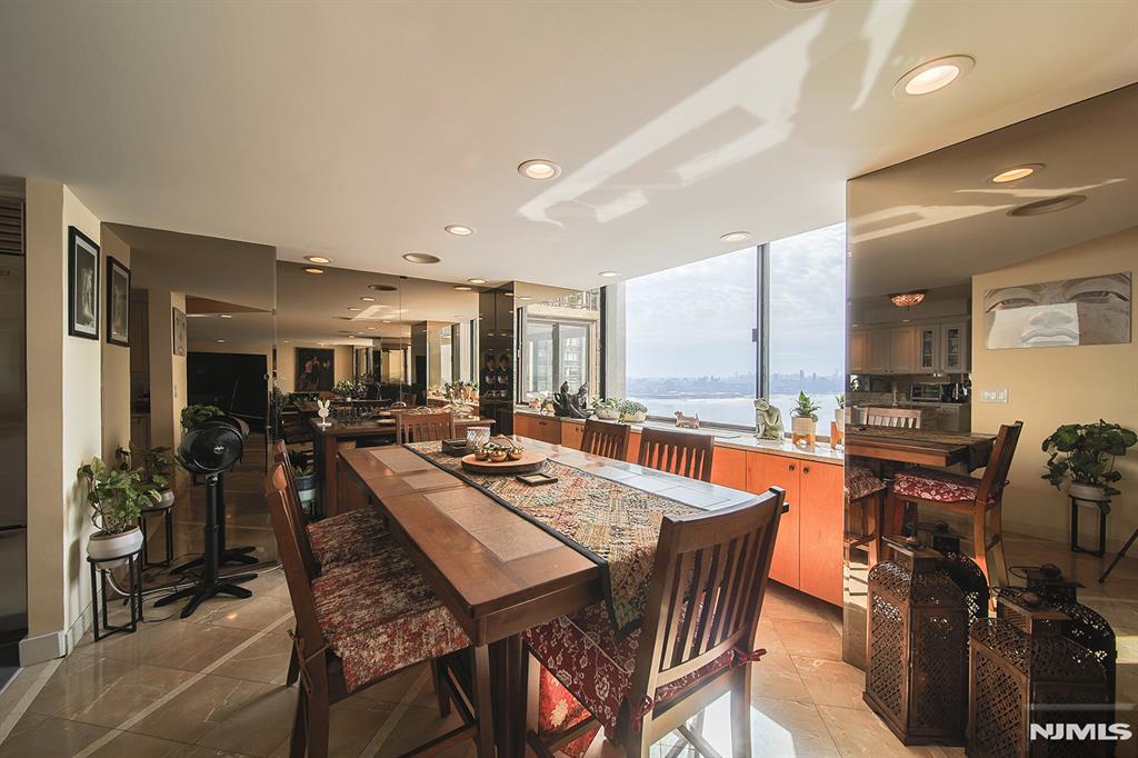 200 Old Palisade Road 16E