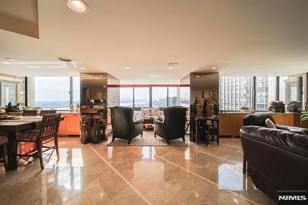 200 Old Palisade Road 16E