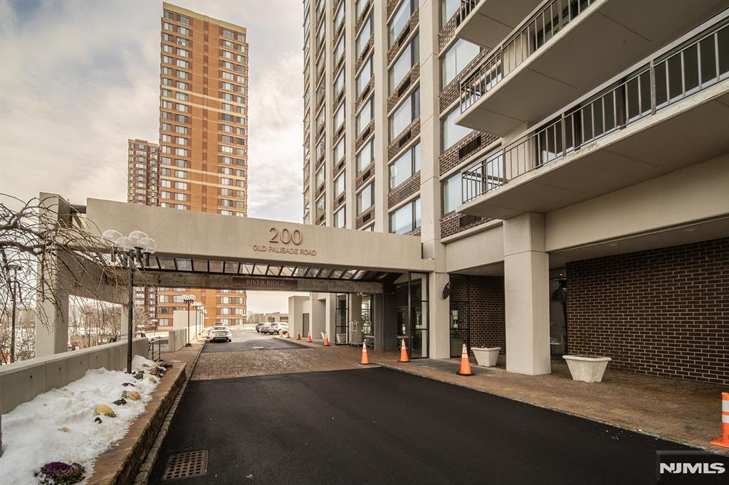 200 Old Palisade Road 16E