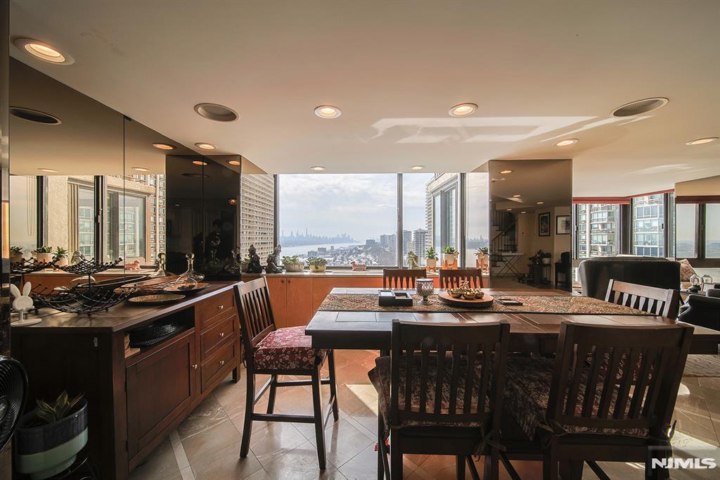 200 Old Palisade Road 16E