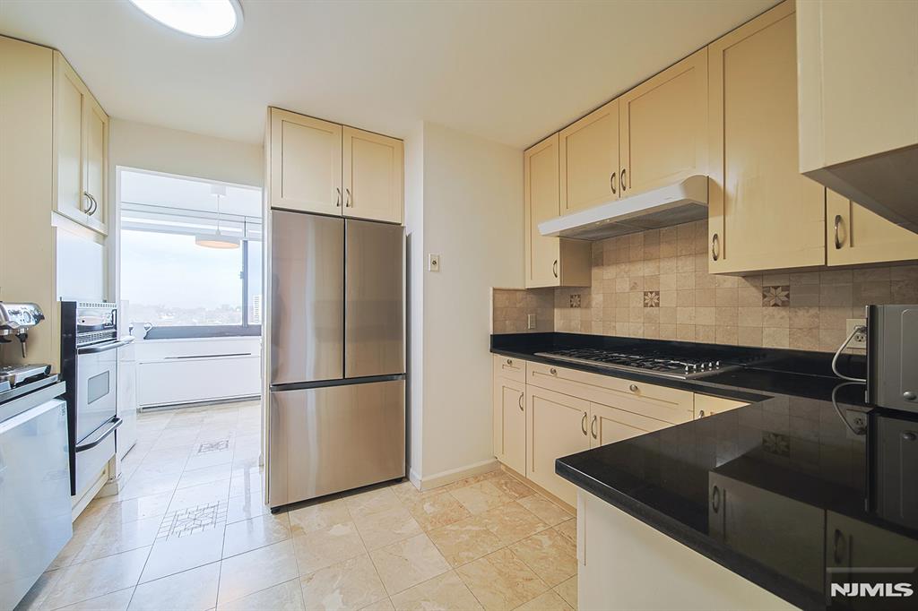 200 Old Palisade Road 9H