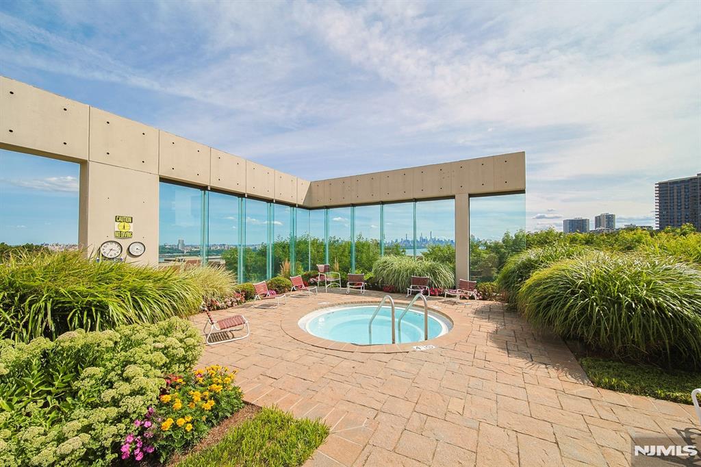 200 Old Palisade Road 9H