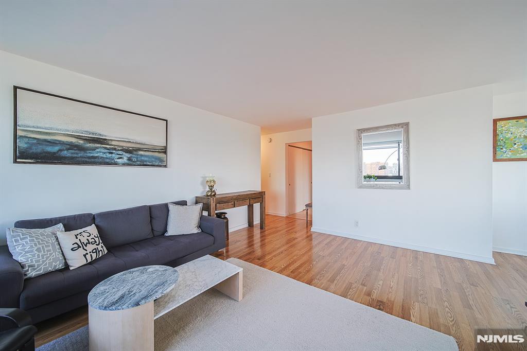 200 Old Palisade Road 9H