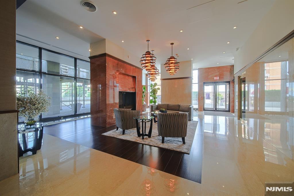 200 Old Palisade Road 9H