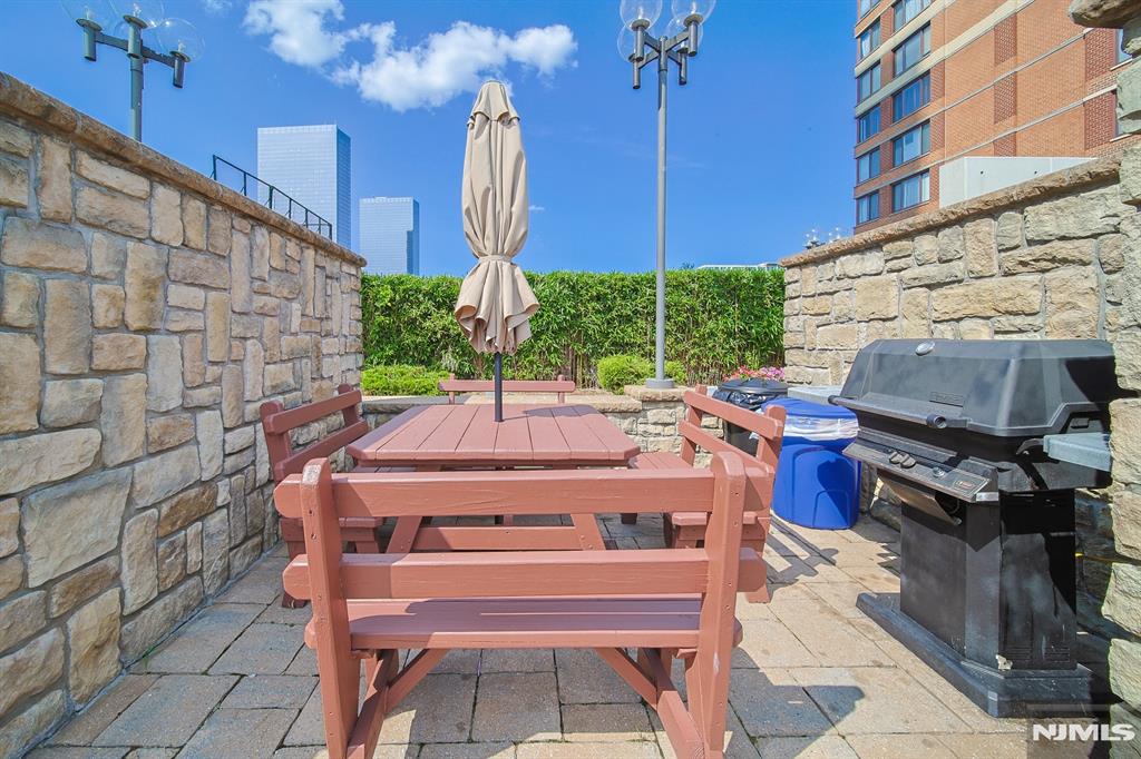 200 Old Palisade Road 9H