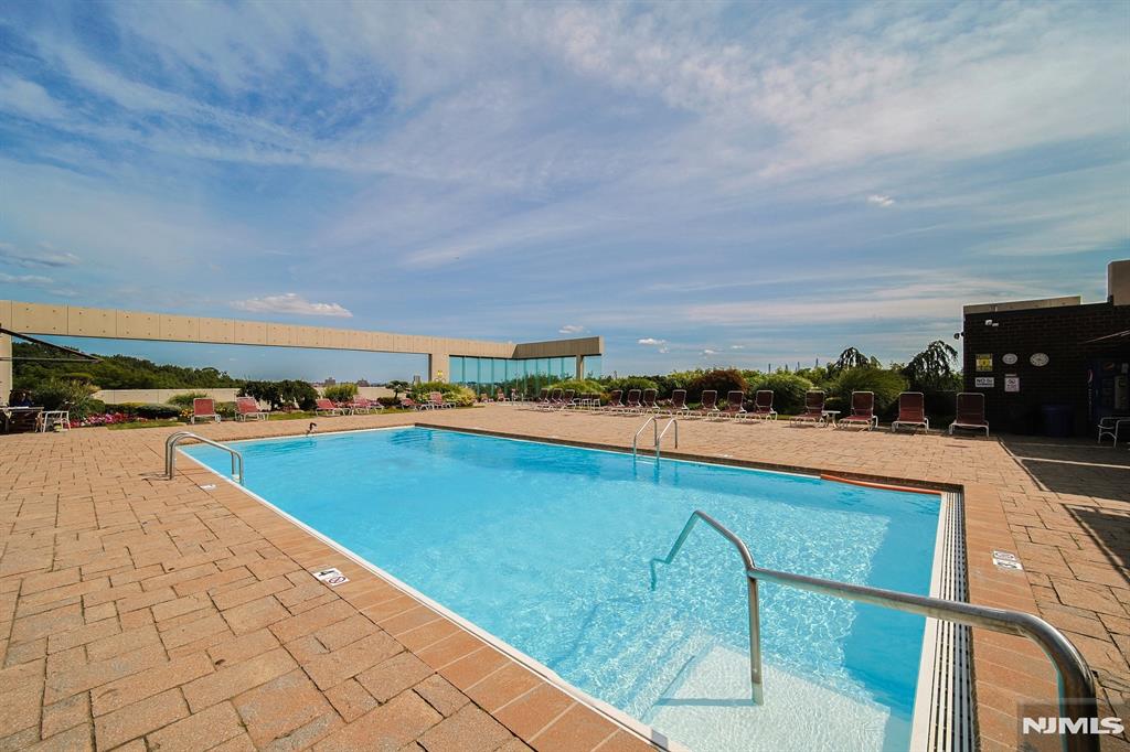 200 Old Palisade Road 9H