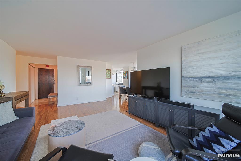 200 Old Palisade Road 9H