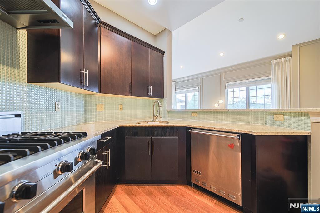 1302 The Plaza 302