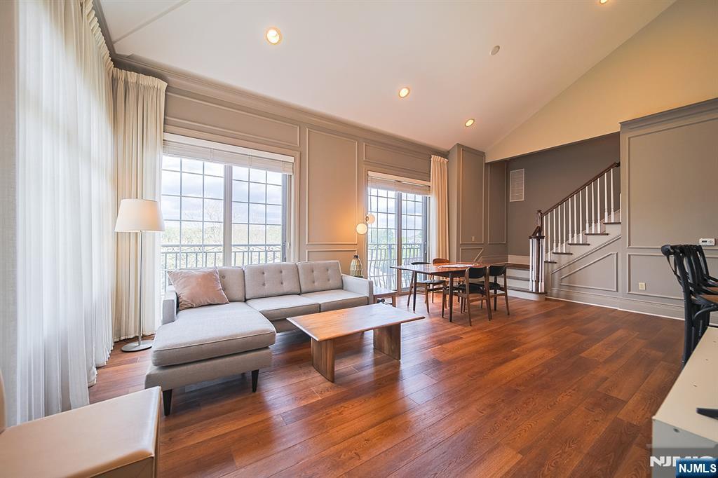 1302 The Plaza 302