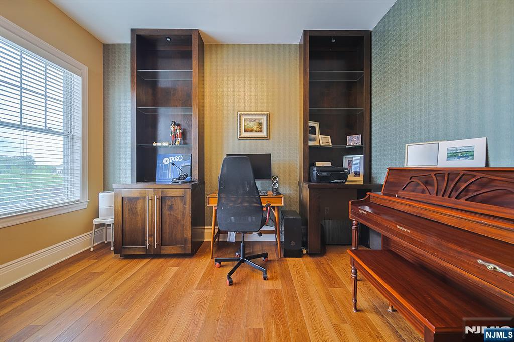 1302 The Plaza 302