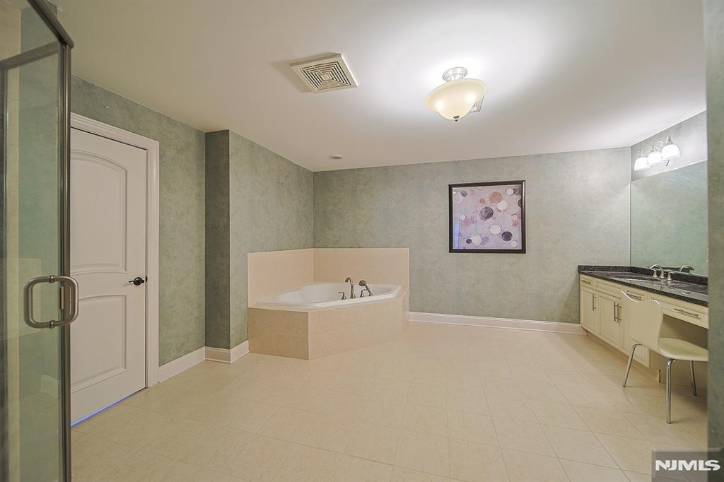 1302 The Plaza 302