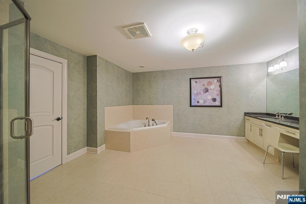 1302 The Plaza 302