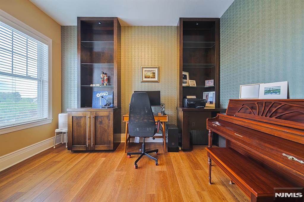 1302 The Plaza 302