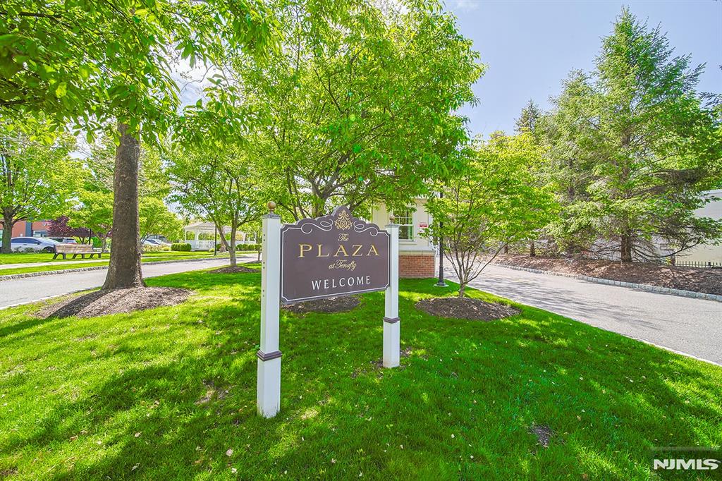 1302 The Plaza 302
