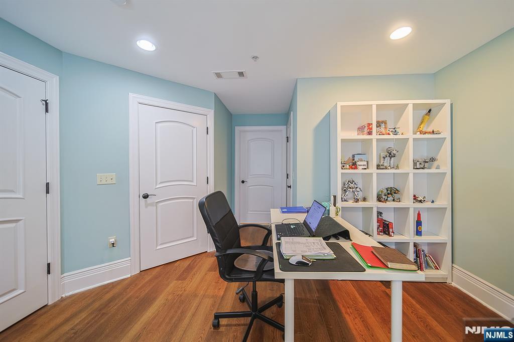1302 The Plaza 302